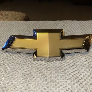 GM‎ Chevrolet front bumper grille gold chrome Bowtie Emblem Badge 22743585